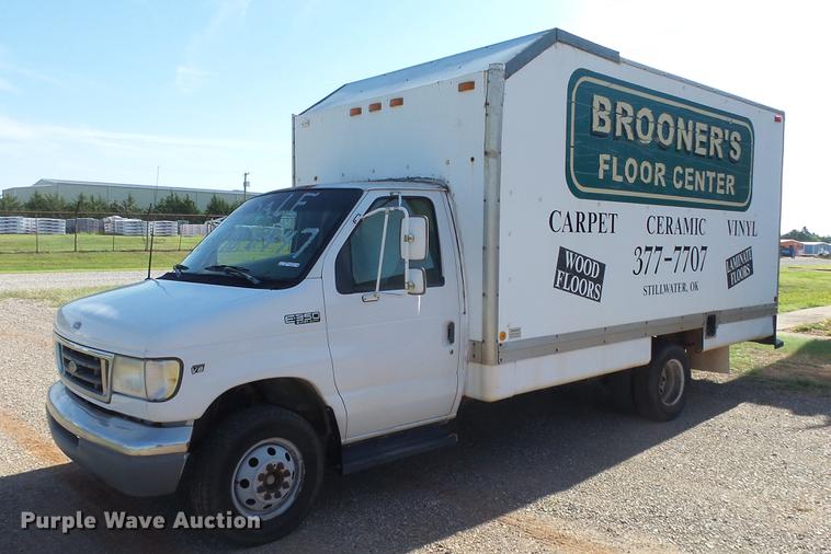 image for item ER9546 2002 Ford Econoline E350 box van
