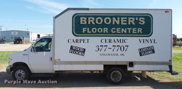 image for item ER9546 2002 Ford Econoline E350 box van