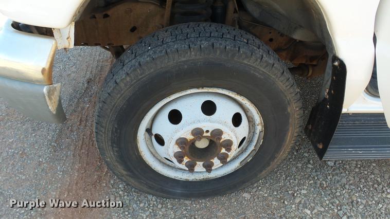 image for item ER9546 2002 Ford Econoline E350 box van