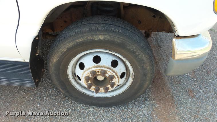 image for item ER9546 2002 Ford Econoline E350 box van