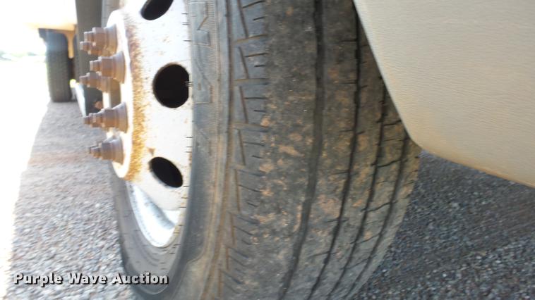 image for item ER9546 2002 Ford Econoline E350 box van