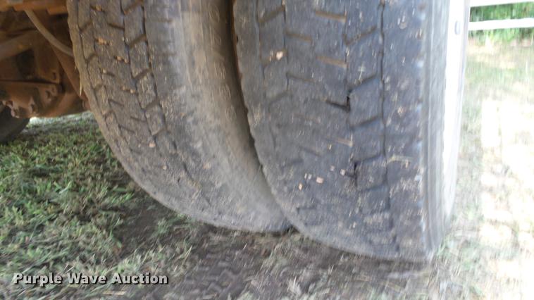 image for item ET9341 2008 Ford F450 Super Duty flatbed truck