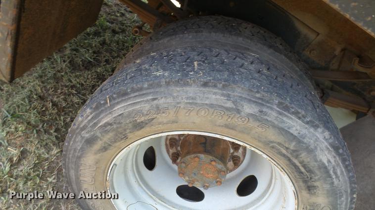 image for item ET9341 2008 Ford F450 Super Duty flatbed truck