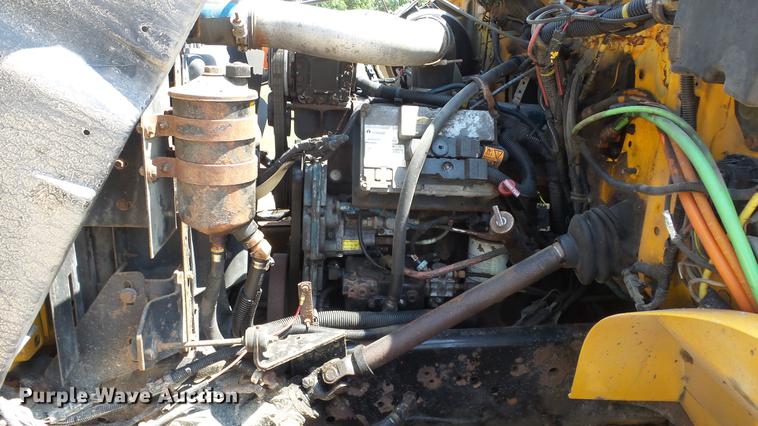 image for item ET9345 2002 International 4900 Crew Cab dump truck