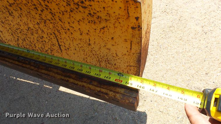 image for item ET9345 2002 International 4900 Crew Cab dump truck