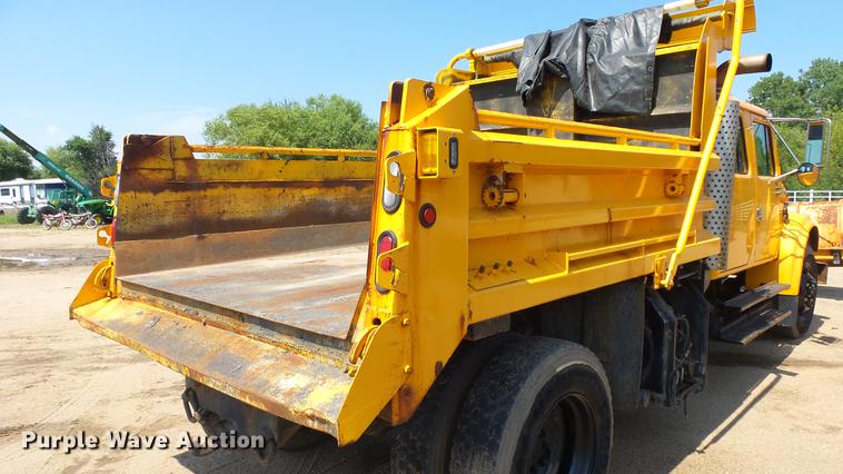 image for item ET9345 2002 International 4900 Crew Cab dump truck