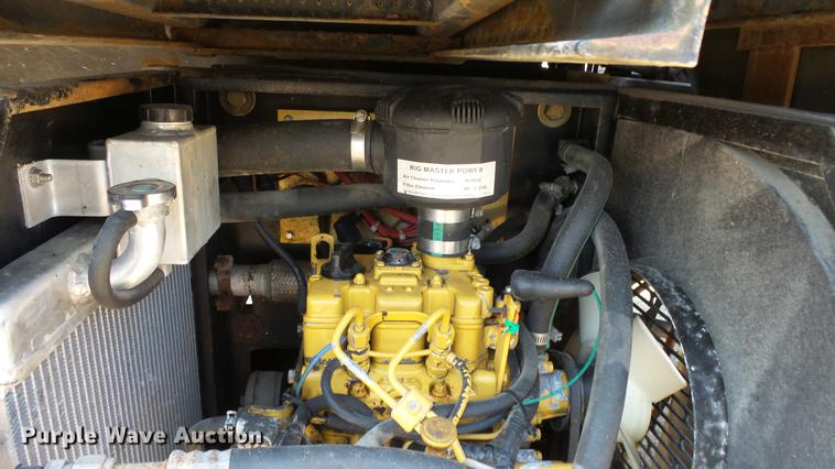 image for item ET9345 2002 International 4900 Crew Cab dump truck