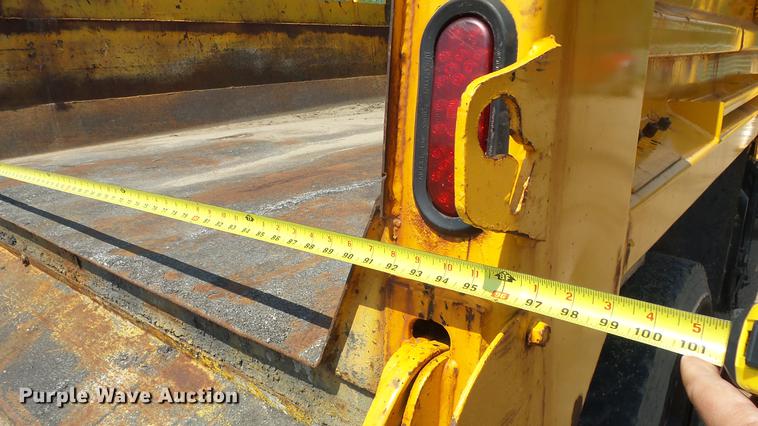 image for item ET9345 2002 International 4900 Crew Cab dump truck