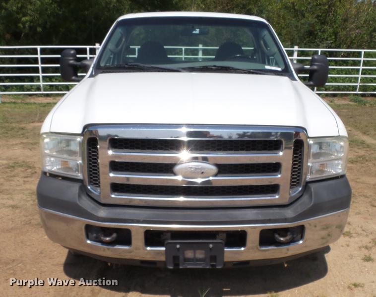 image for item ET9346 2006 Ford F250 Super Duty pickup truck