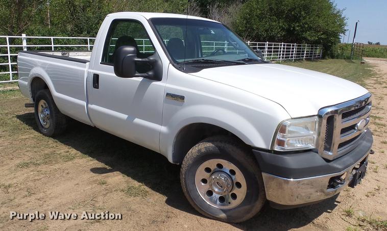 image for item ET9346 2006 Ford F250 Super Duty pickup truck