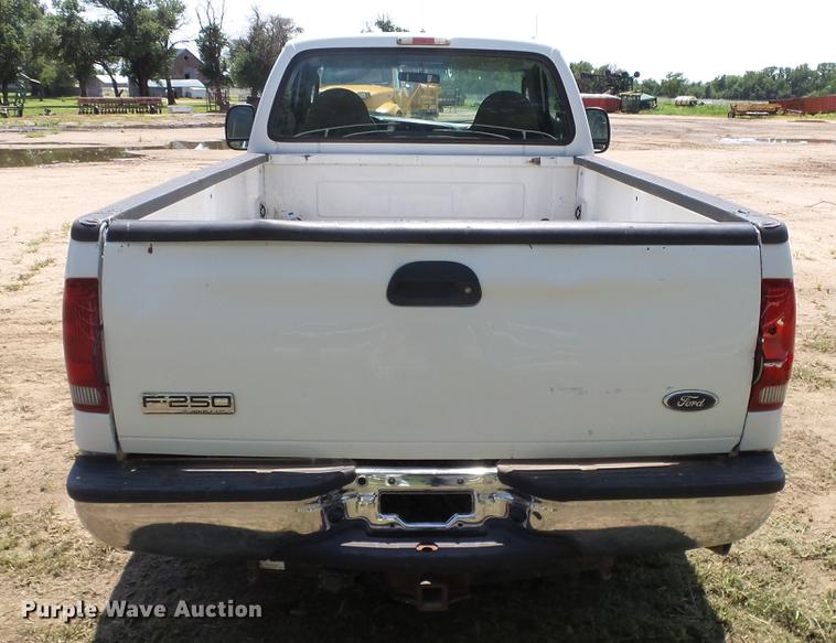 image for item ET9346 2006 Ford F250 Super Duty pickup truck
