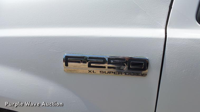 image for item ET9346 2006 Ford F250 Super Duty pickup truck