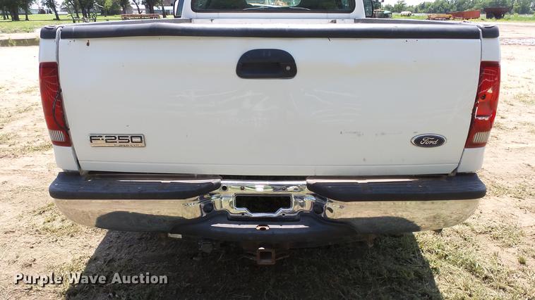image for item ET9346 2006 Ford F250 Super Duty pickup truck
