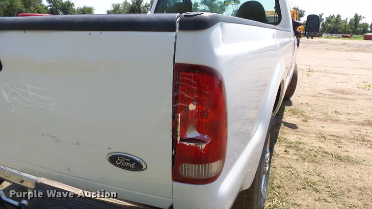 image for item ET9346 2006 Ford F250 Super Duty pickup truck