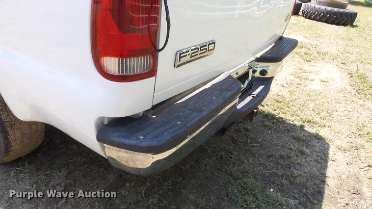 image for item ET9346 2006 Ford F250 Super Duty pickup truck