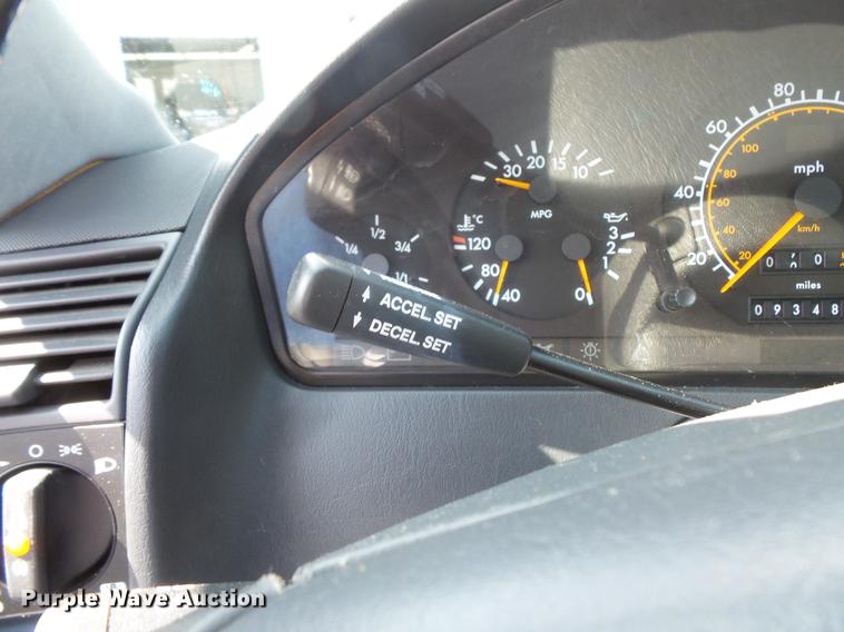 image for item EV9017 1992 Mercedes Benz 500SL convertible