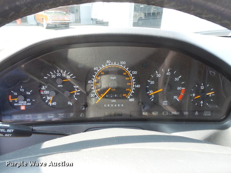 image for item EV9017 1992 Mercedes Benz 500SL convertible