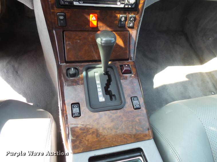 image for item EV9017 1992 Mercedes Benz 500SL convertible