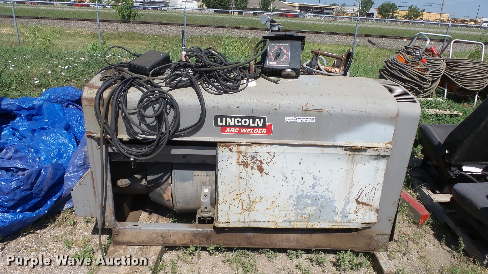 Lincoln SAE350 arc welder in Wichita, KS Item BL9055 sold Purple Wave