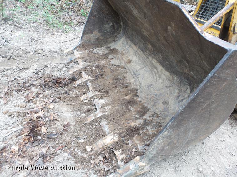 image for item DB7084 2001 John Deere 555G Series IV track loader