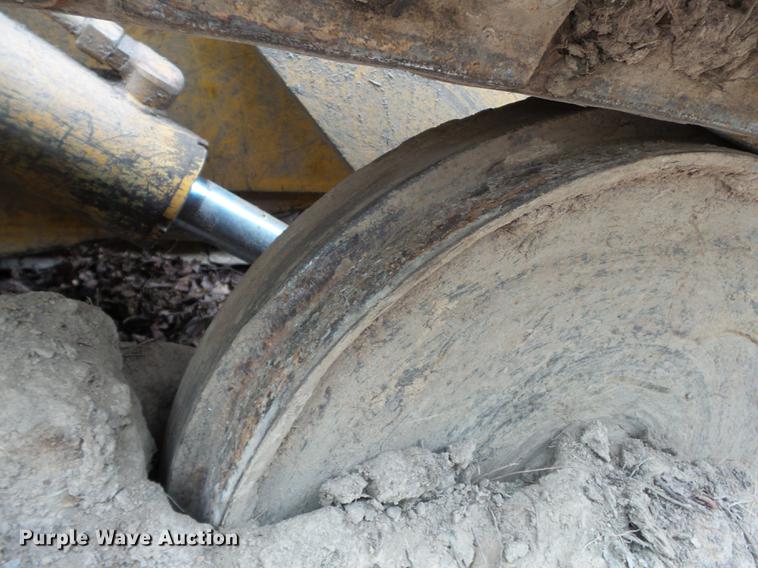 image for item DB7084 2001 John Deere 555G Series IV track loader