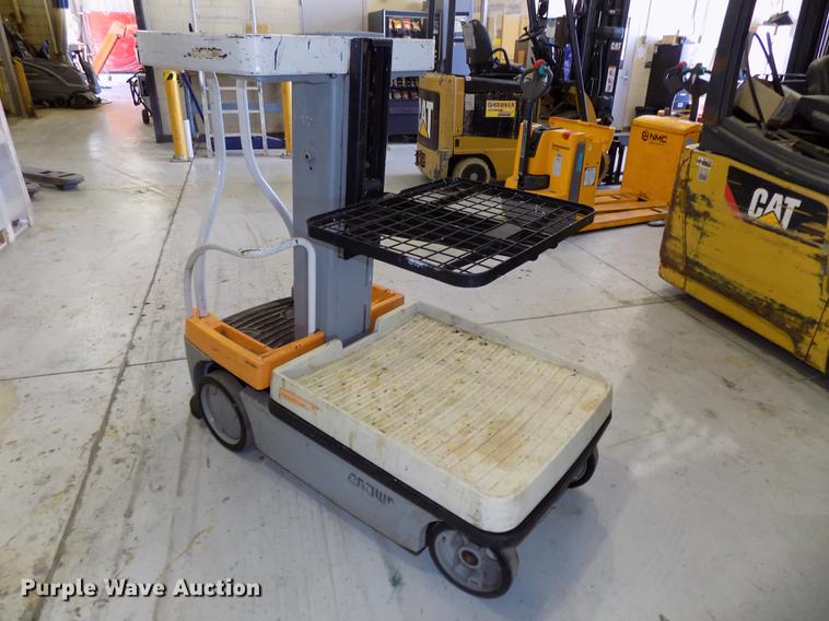 image for item DB8668 2013 Crown WAV50-118 vertical lift