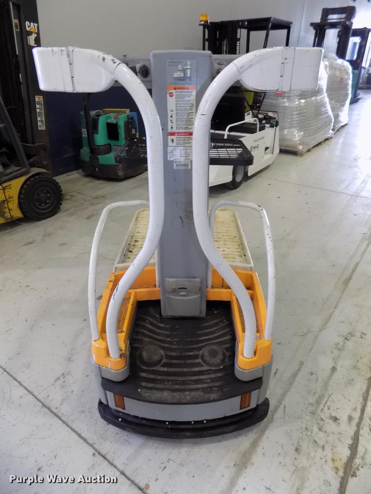 image for item DB8668 2013 Crown WAV50-118 vertical lift