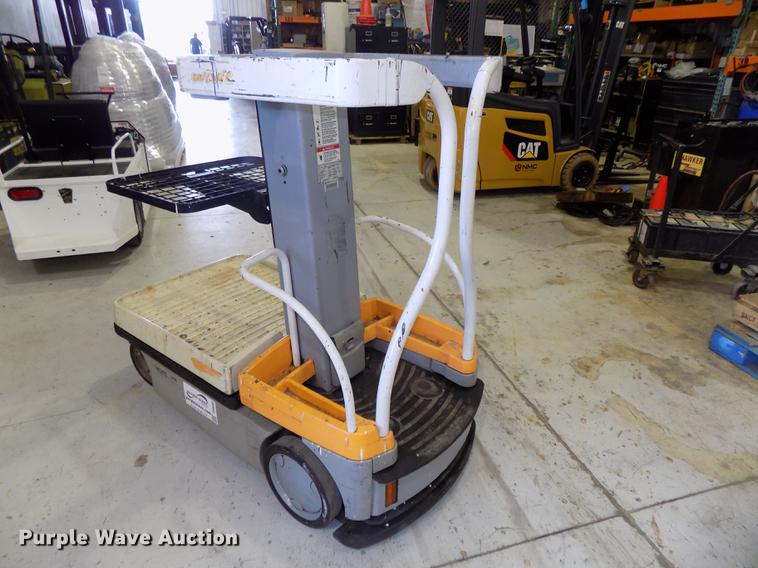 image for item DB8668 2013 Crown WAV50-118 vertical lift