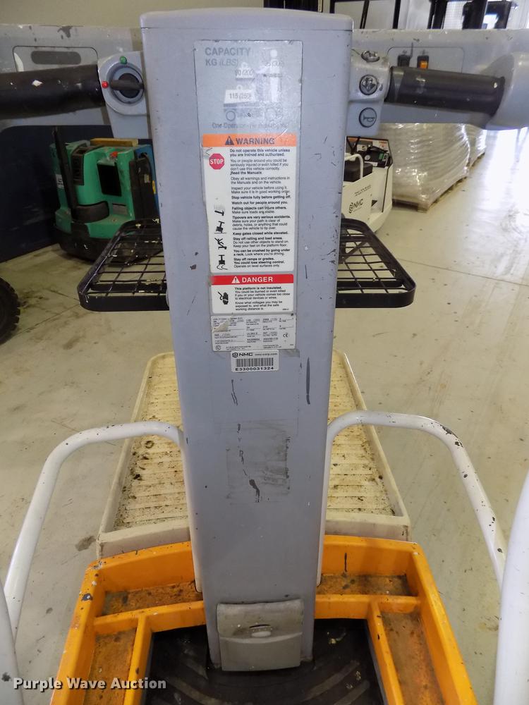 image for item DB8668 2013 Crown WAV50-118 vertical lift