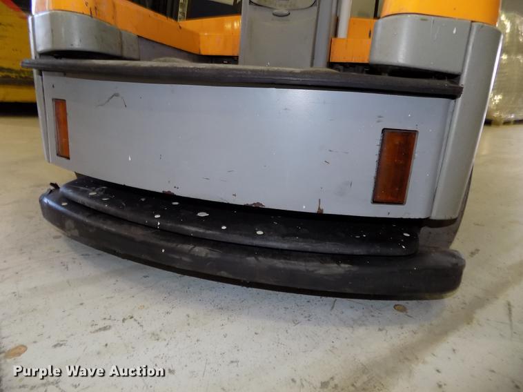 image for item DB8668 2013 Crown WAV50-118 vertical lift