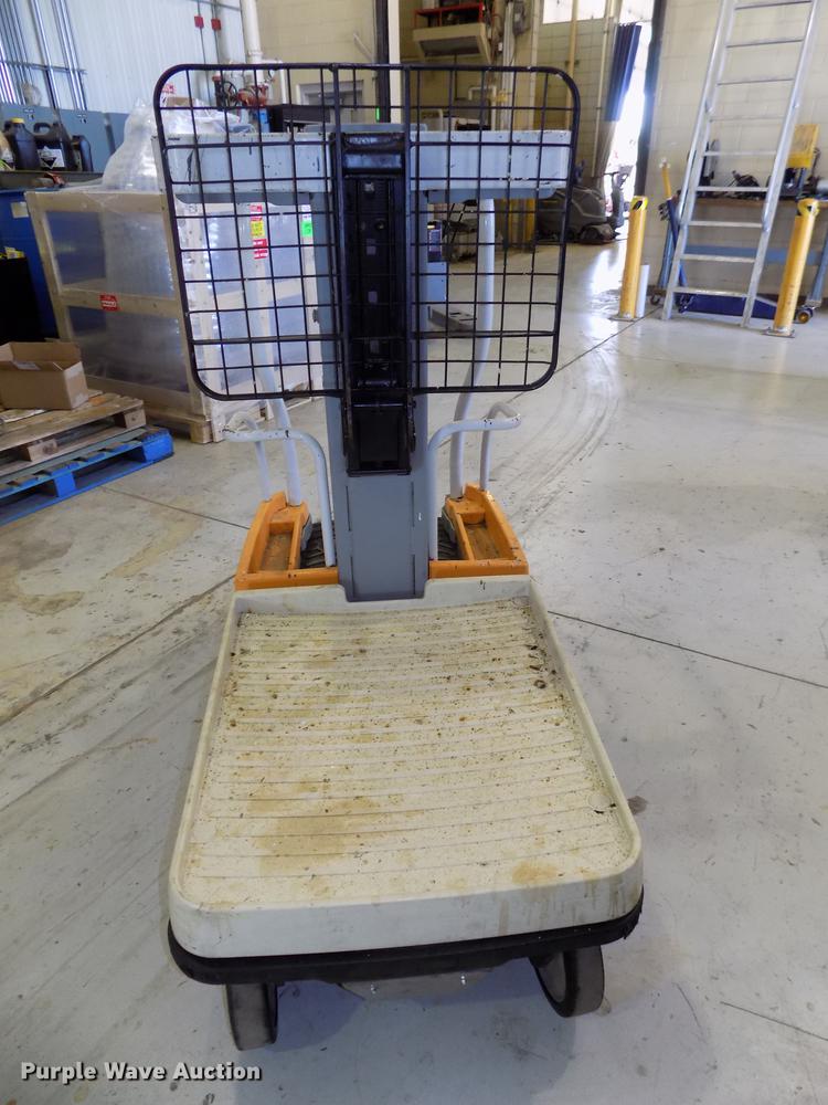 image for item DB8668 2013 Crown WAV50-118 vertical lift