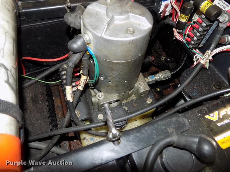 image for item DB8668 2013 Crown WAV50-118 vertical lift