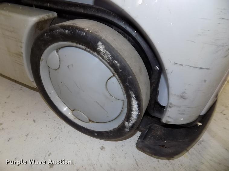 image for item DB8668 2013 Crown WAV50-118 vertical lift