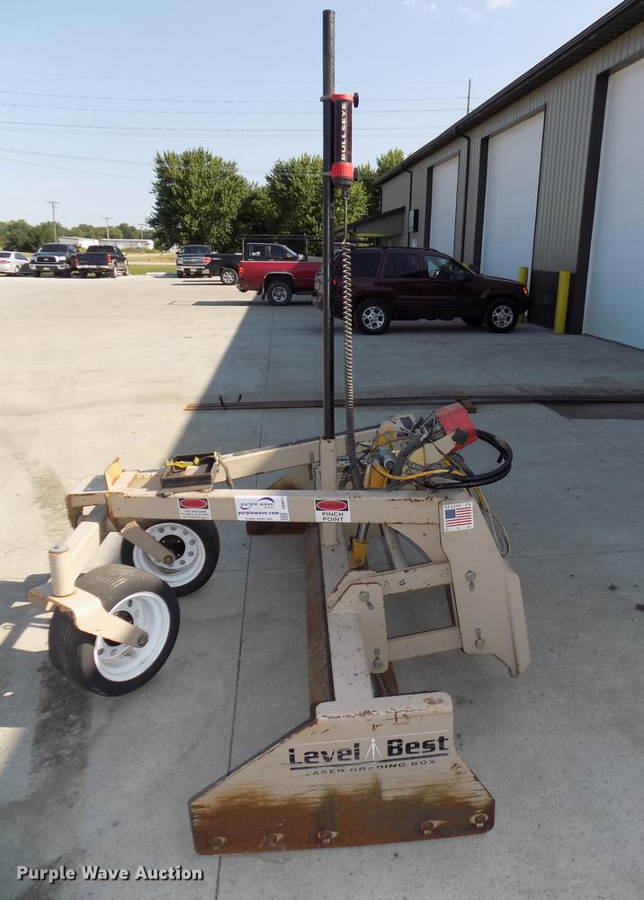 image for item DB8671 Level Best PL84 laser grading box