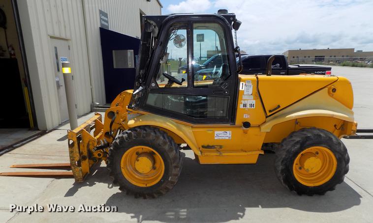 image for item DB8675 2001 JCB 520 telehandler