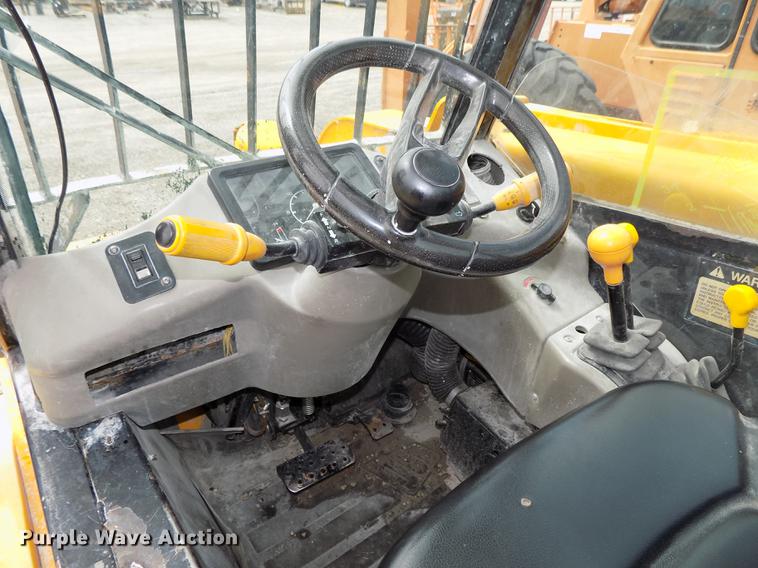 image for item DB8675 2001 JCB 520 telehandler