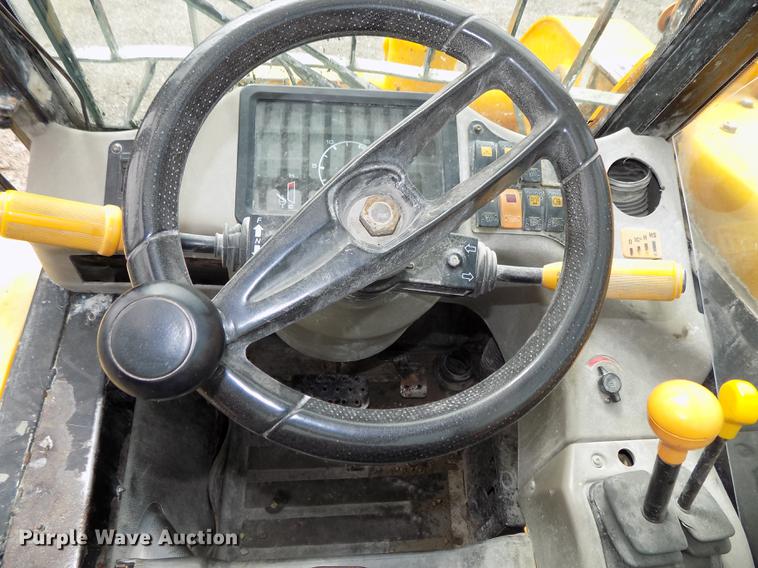 image for item DB8675 2001 JCB 520 telehandler