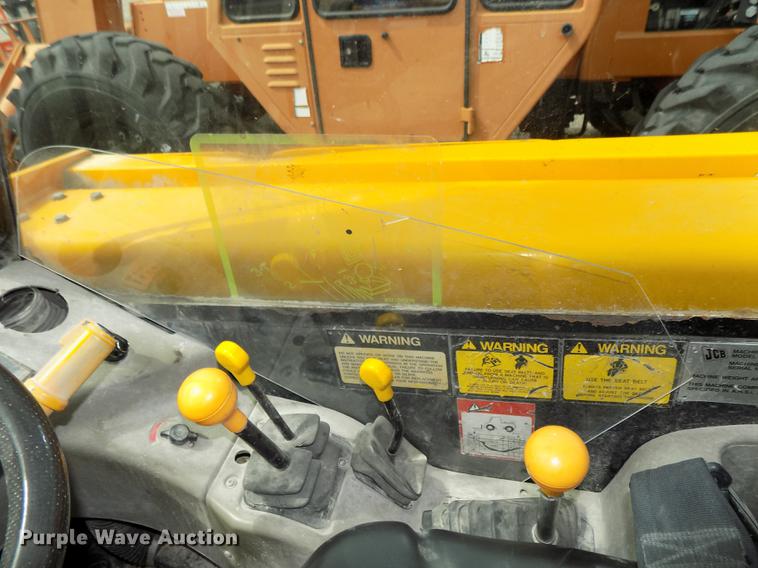 image for item DB8675 2001 JCB 520 telehandler