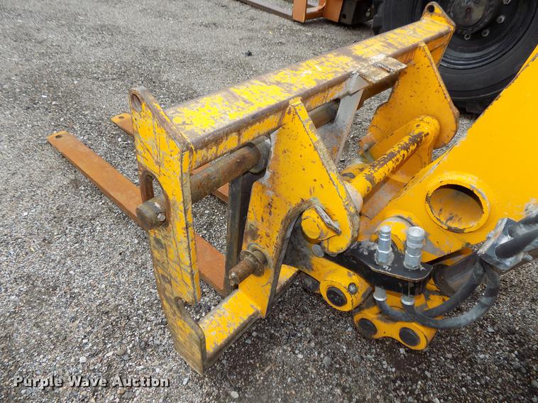 image for item DB8675 2001 JCB 520 telehandler