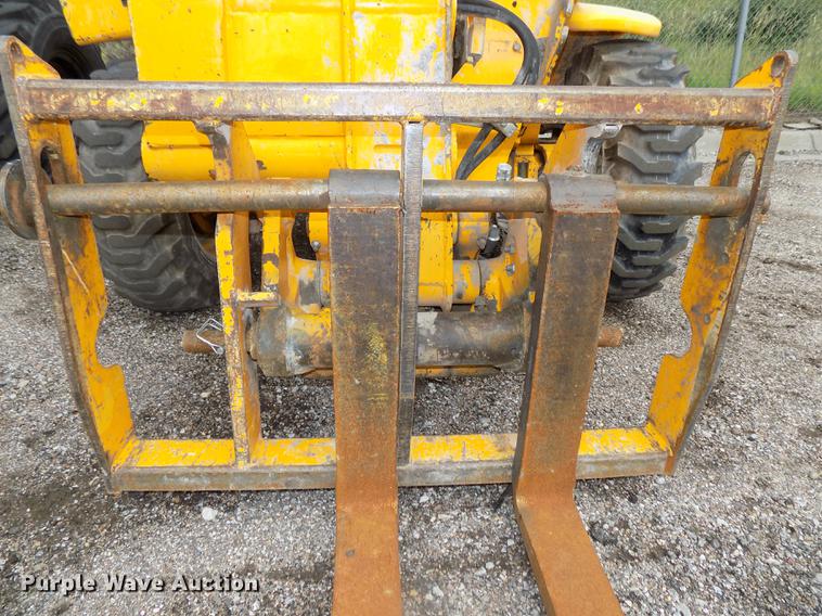 image for item DB8675 2001 JCB 520 telehandler