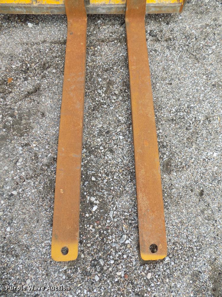 image for item DB8675 2001 JCB 520 telehandler