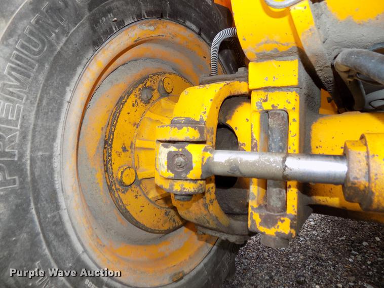 image for item DB8675 2001 JCB 520 telehandler