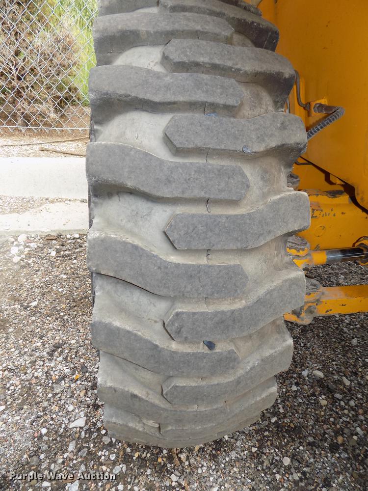 image for item DB8675 2001 JCB 520 telehandler