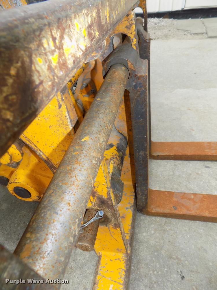 image for item DB8675 2001 JCB 520 telehandler