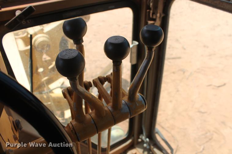 image for item DD5242 1989 Caterpillar 120G motor grader