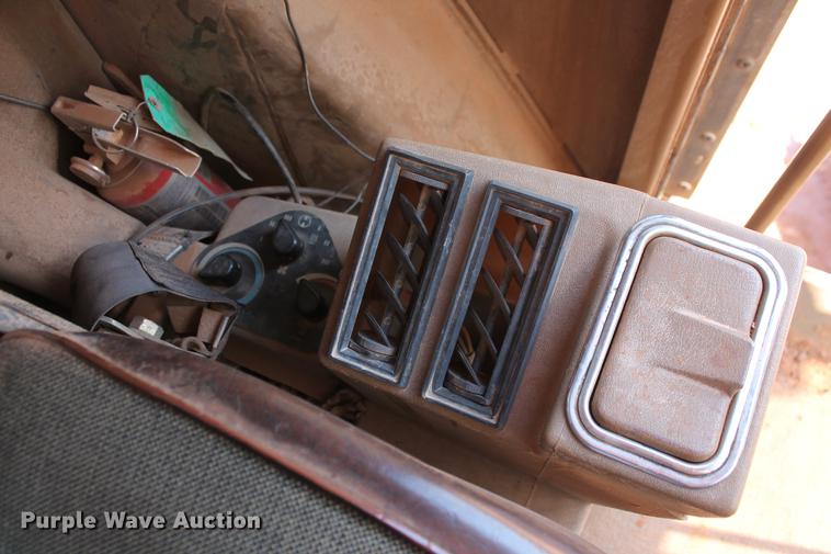 image for item DD5242 1989 Caterpillar 120G motor grader