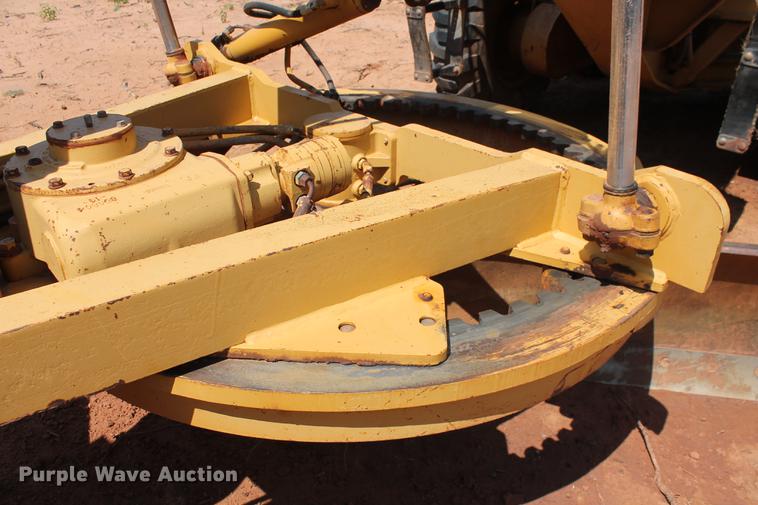 image for item DD5242 1989 Caterpillar 120G motor grader