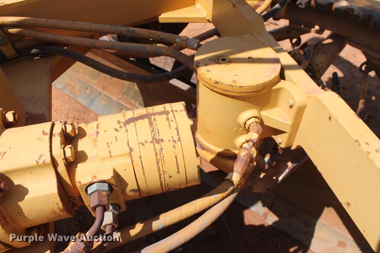 image for item DD5242 1989 Caterpillar 120G motor grader