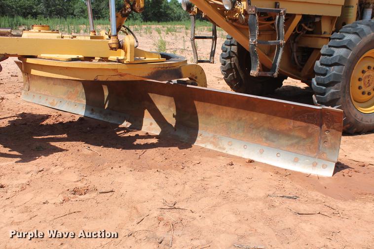 image for item DD5242 1989 Caterpillar 120G motor grader