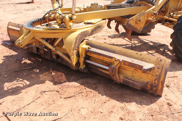 image for item DD5242 1989 Caterpillar 120G motor grader